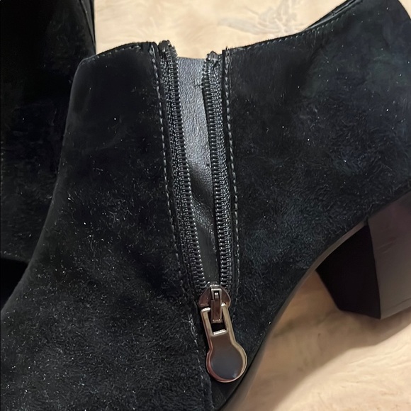 Women's Black Peep-Toe Ankle Boots 10 - Picture 6 of 7